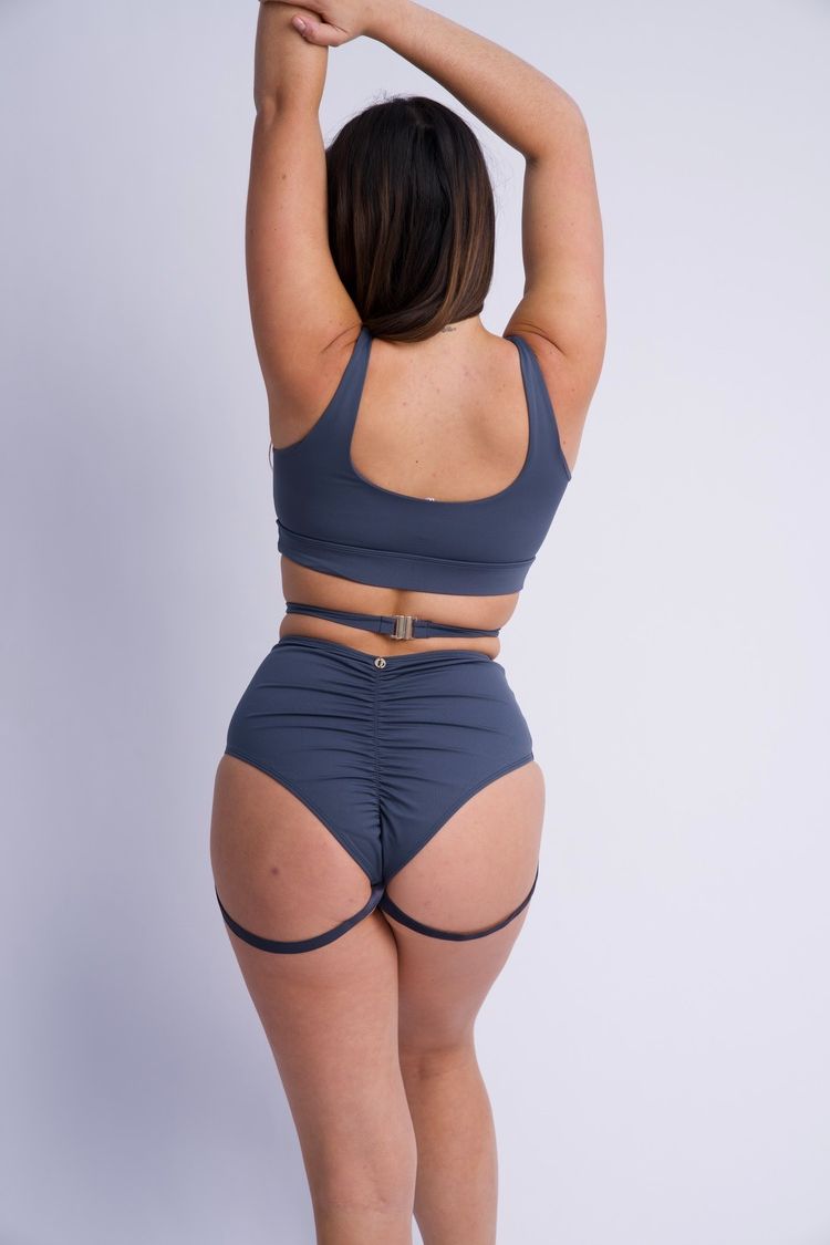 Best Pole Dance Shorts for Beginners & Pros